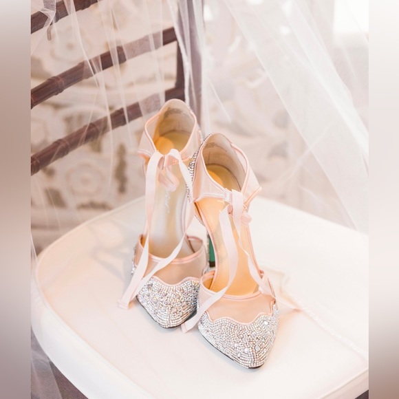 Betsy Johnson - the most gorgeous heels ever!! Champagne. Size 8. - Picture 1 of 6